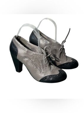 Jeffrey Campbell Black & Gray Heeled Lace Up Oxfords Size 7.5